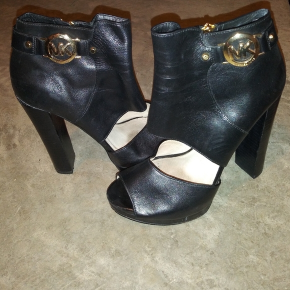 MK heel boots. - Picture 3 of 3